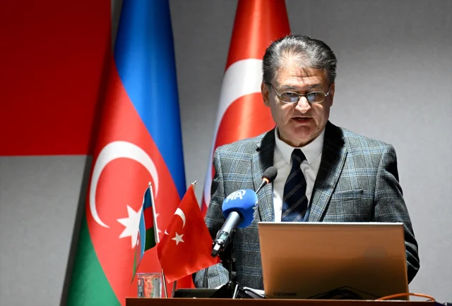 Azerbaycan'ın Zorlu Mücadelesi: 'Taşları Toplama Zamanı' Kitabı Ankara'da Tanıtıldı