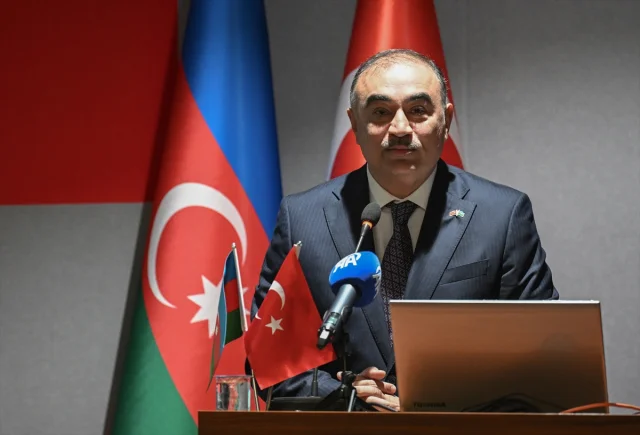 Azerbaycan'ın Zorlu Mücadelesi: 'Taşları Toplama Zamanı' Kitabı Ankara'da Tanıtıldı