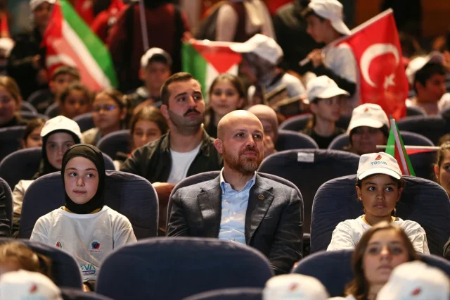 Bursa'da Ortaokul Öğrencileri Kitaplarla Buluşuyor