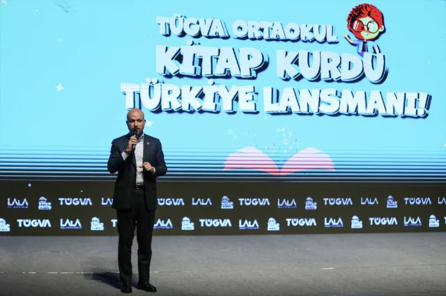 Bursa'da Ortaokul Öğrencileri Kitaplarla Buluşuyor