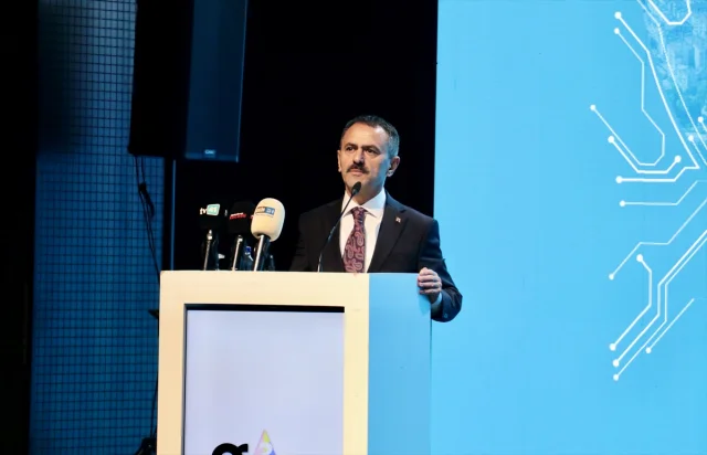 Rifat Hisarcıklıoğlu'ndan Yapay Zeka ve Yeşil Dönüşüm Vurgusu