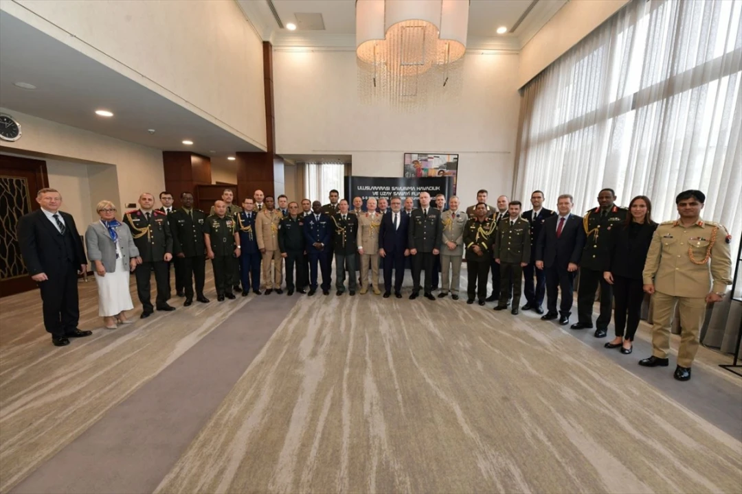 Yabancı Askeri Ataşelerin Dikkatini Çeken Randevu: SAHA İstanbul Zirvesi