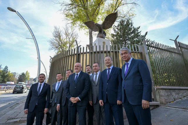 Ankara'da Tuğrul Kuşu Heykeli Açıldı Türk-Macar Dostluğuna Yeni Bir Anlam Katıyor