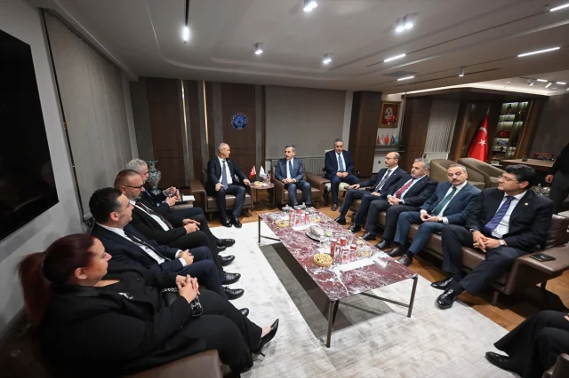 Kamu-Sen Lideri Kahveci ve KKTC'li Bakan Hasipoğlu Türk-Yunan İlişkilerinde Yeni Dönem Sinyali Verdi