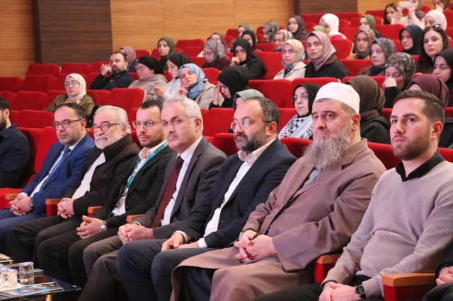 Doğu Türkistan'ın Kayıp Hikayesi Rize'de Ele Alındı