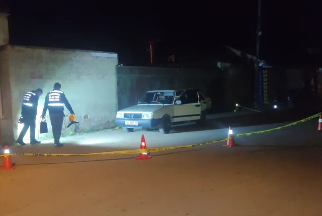 İzmir'de Silahlı Kavga: Güvenlik Kameraları Şokta!