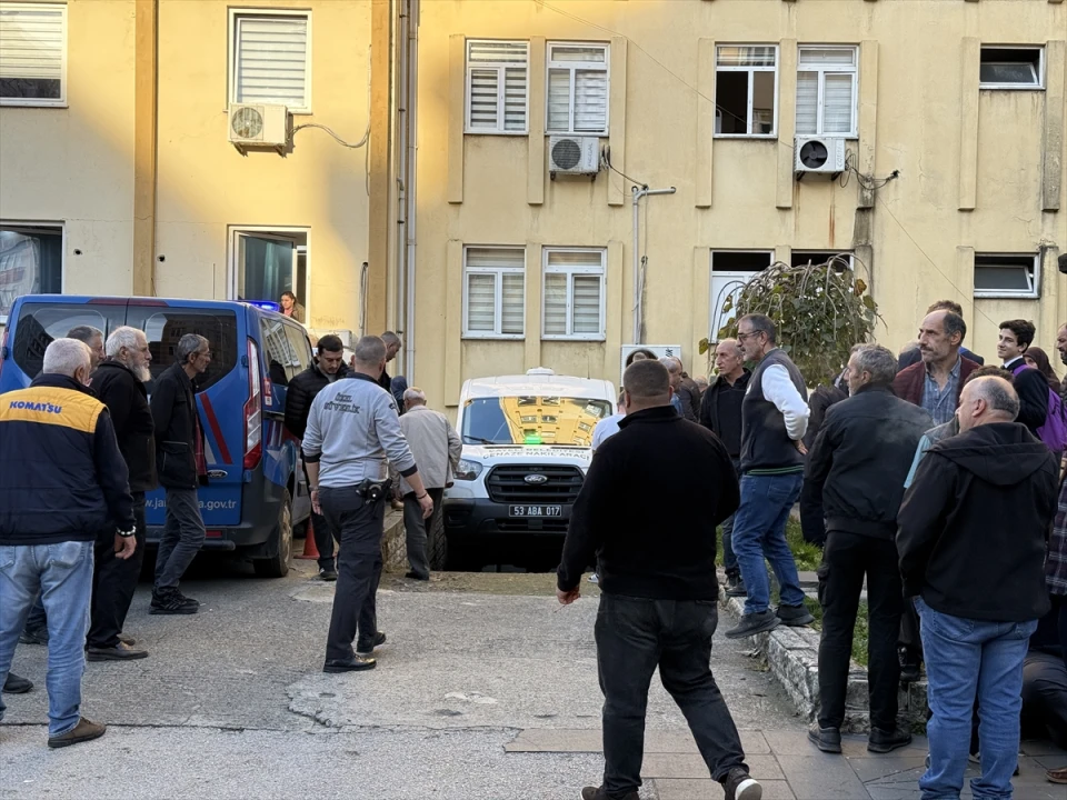 Rize'de Trajik Kaza: Serender Devrildi, Can Kaybı Yaşandı