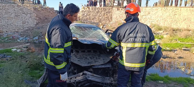 Mardin'de Şaşırtıcı Kaza: Araç Dere Yatağına Düştü, Üç Kişi Hastaneye Kaldırıldı