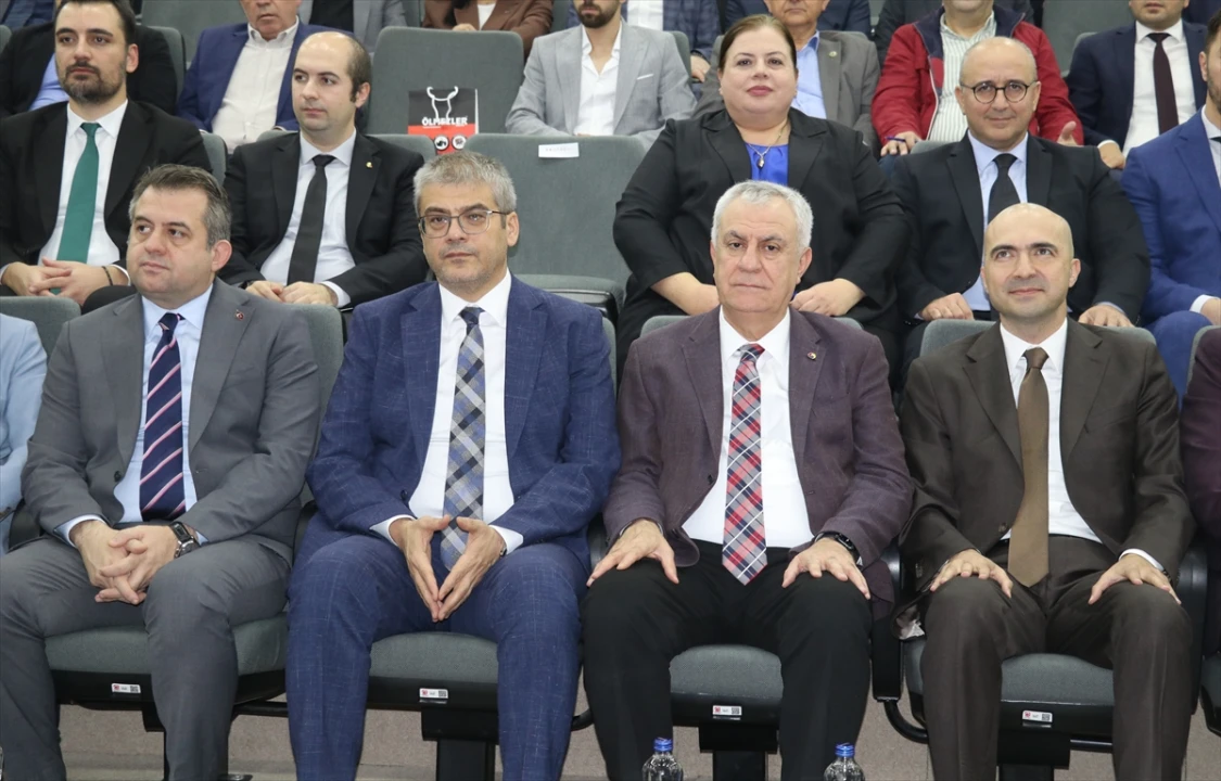 Adana'da KOBİ'lere Dijital Dönüşümün Kapıları Açılıyor