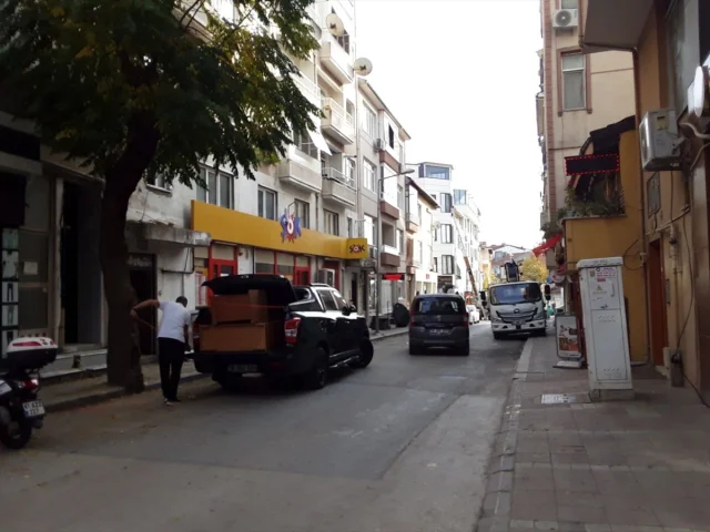 Kocaeli'de Çatlak Tespit Edilen 5 Katlı Bina Dramatik Biçimd...