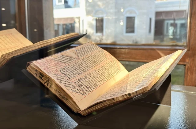 Kırşehir'de Türkçe'nin Kalbi Yeniden Atıyor: Aşık Paşa Yazma Eserleri Sergilendi
