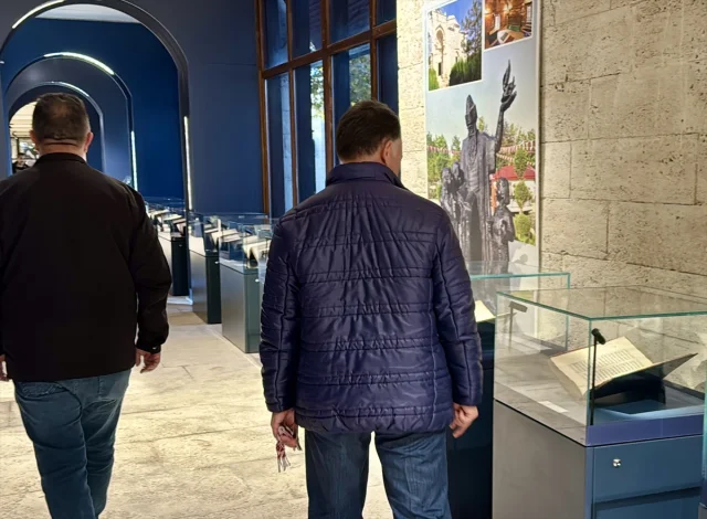 Kırşehir'de Türkçe'nin Kalbi Yeniden Atıyor: Aşık Paşa Yazma Eserleri Sergilendi