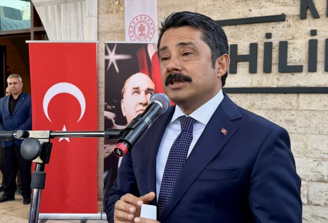Kırşehir'de Türkçe'nin Kalbi Yeniden Atıyor: Aşık Paşa Yazma Eserleri Sergilendi