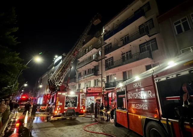 Ordu'da Çatı Yangını Paniği: 5 Kişi Hastaneye Kaldırıldı