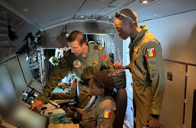 Türk Deniz Kuvvetleri Senegalli Pilotlara Havada Eğitim Veri...