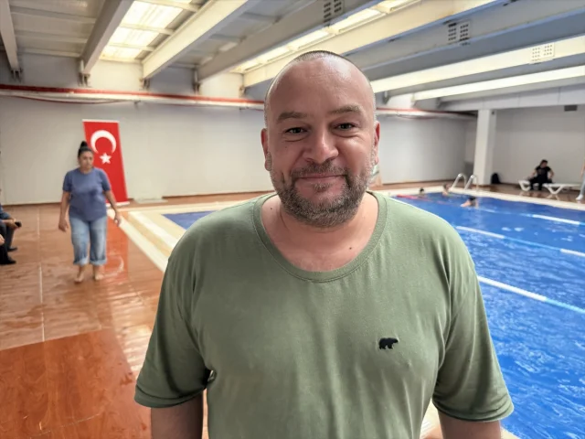 Tekirdağ'da "özel çocuklar" yüzme yarışında mücadelesiyle ilgi odağı oldu