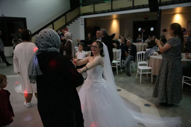 Ordu'da down sendromlu gençlerin hayali evlilikte duygusal anlar