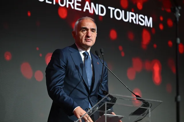 Türkiye'nin Mutfağı Dünya Sahnesinde: Bakan Ersoy'un Michelin 2026 Katılımı