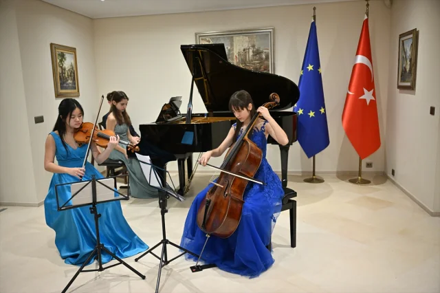 Brüksel'de genç yeteneklerin büyüleyici konseri unutulmaz anlar yaşattı