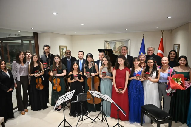 Brüksel'de genç yeteneklerin büyüleyici konseri unutulmaz anlar yaşattı