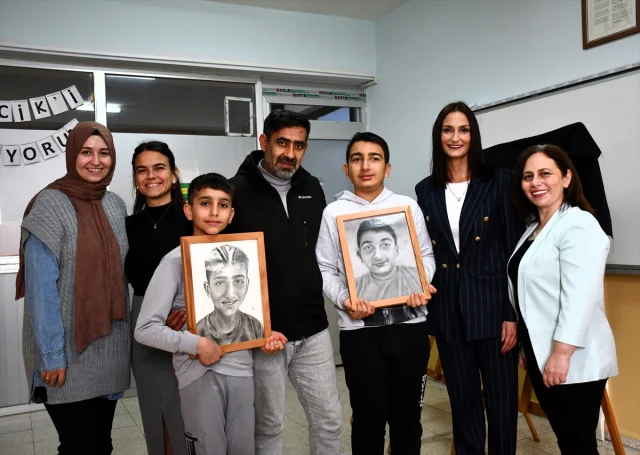 Gönüllü ressamlardan özel çocuklara ömür boyu hatıra olacak portreler