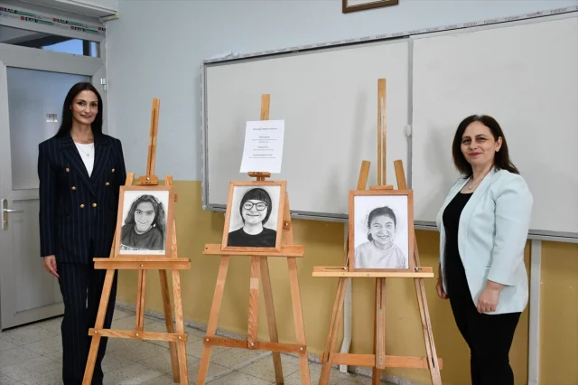 Gönüllü ressamlardan özel çocuklara ömür boyu hatıra olacak portreler