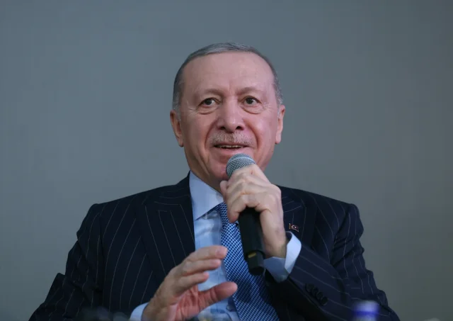 Cumhurbaşkanı Erdoğan gençlerle omuz omuza yürümenin önemi vurguladı