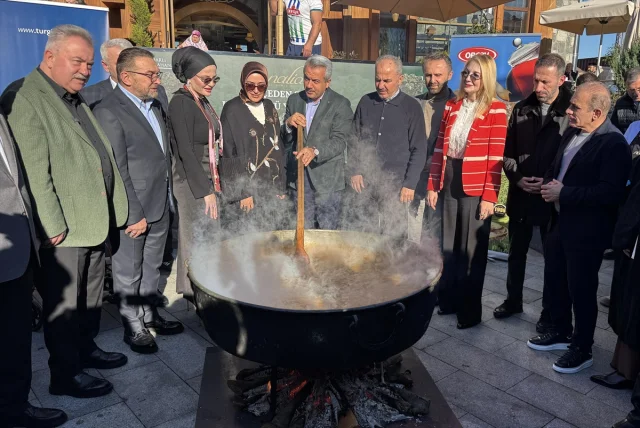 Rize'de Karalahana Çorbasıyla Gurme Yolculuğu Başladı
