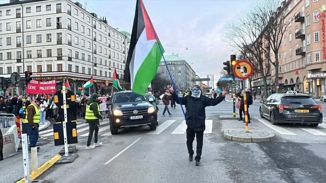 İsveç'te İsrail Protestosu Büyüyor: Yüzlerce Kişi Sokağa Döküldü