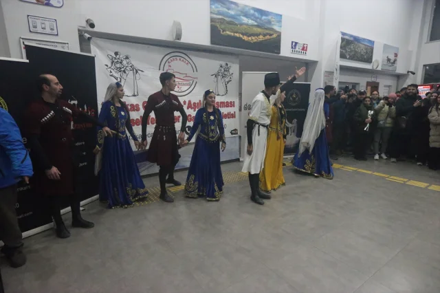 Turistik Doğu Ekspresi'nin masalsı yolculuğu Kars'ta sona erdi