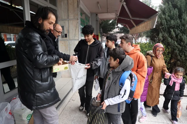 Konya'da çocuklar Regaip Kandili'nde geleneksel şivlilik heyecanı yaşıyor