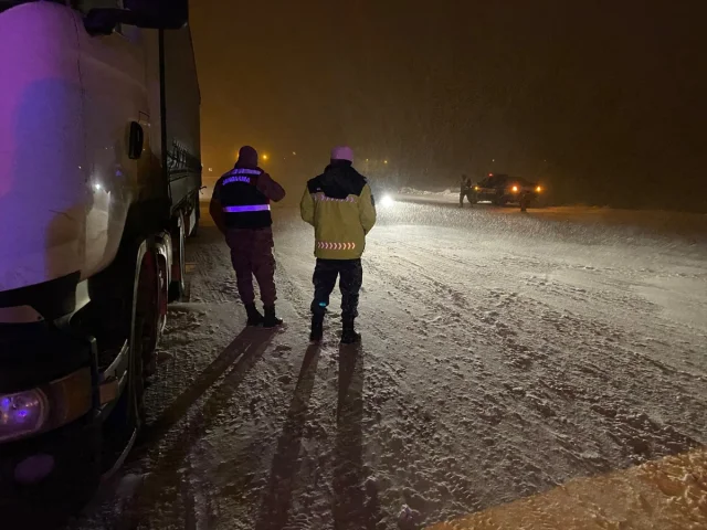 Kars-Ardahan yolu neden ağır tonajlı araçlara kapatıldı