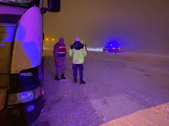 Kars-Ardahan yolu neden ağır tonajlı araçlara kapatıldı