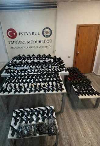 İstanbul'da şok eden operasyon! Gizli cephanelik ortaya çıkarıldı