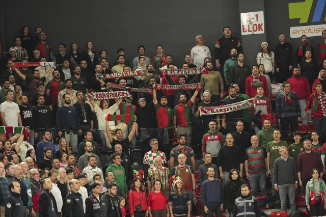 Karşıyaka ve TOFAŞ Arasında Nefes Kesen Basketbol Karşılaşması