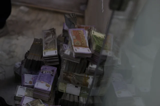 Suriye'de Yeni Banknotlar Halkın İlgisini Nasıl Çekti