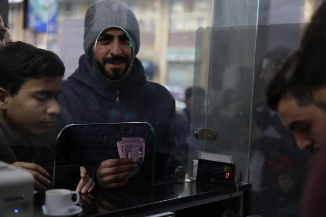 Suriye'de Yeni Banknotlar Halkın İlgisini Nasıl Çekti