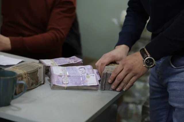 Suriye'de Yeni Banknotlar Halkın İlgisini Nasıl Çekti