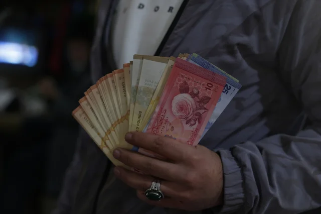Suriye'de Yeni Banknotlar Halkın İlgisini Nasıl Çekti