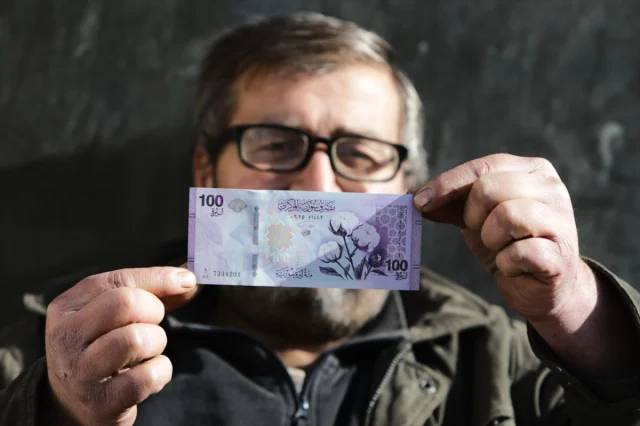 Suriye'de Yeni Banknotlar Halkın İlgisini Nasıl Çekti