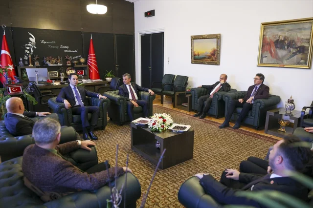 CHP Lideri Özel ve DYP Başkanı Küpeli'nin Kritik Görüşmesi Gündemde