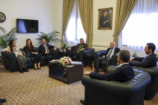 CHP Lideri Özel ve DYP Başkanı Küpeli'nin Kritik Görüşmesi Gündemde