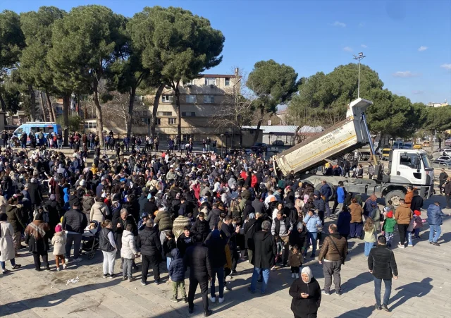 Manisa'da Çocuklara Kar Sürprizi Yapan Belediyenin Etkinliği Renkli Anlar Yaşattı
