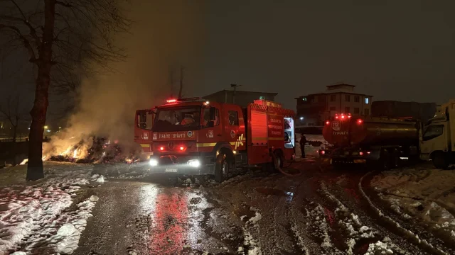 Sakarya'da alev alan saman yüklü tır korku dolu anlar yaşattı