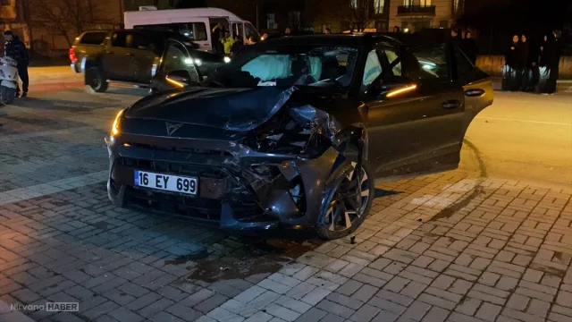 Bursa'daki Kazada Yol Güvenliği Soru İşareti: Dokuz Yaralı Var