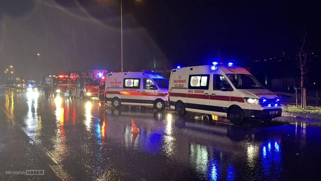 Denizli-Aydın otoyolu'nda yolcu otobüsü bariyerlere çarptı: 7 can kaybı