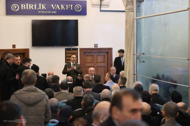 İstanbul'da Öne Çıkan İftar Programı: Siyaset ve Toplum Buluştu