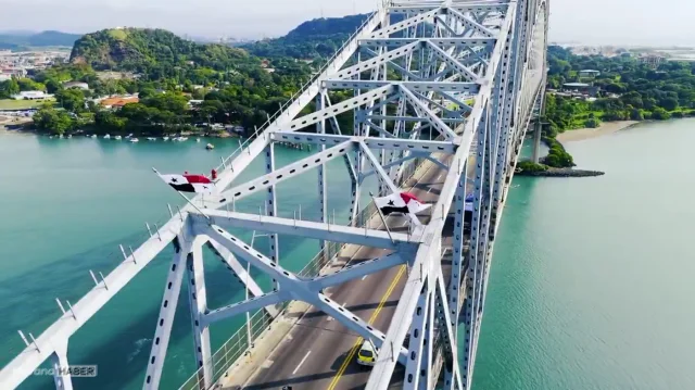 Panama’daki Amerika Köprüsü'nde patlama: Tanker alev aldı