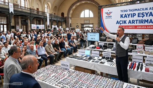 Trenlerde unutulan eşyalar açık artırmayla satışa çıkıyor!