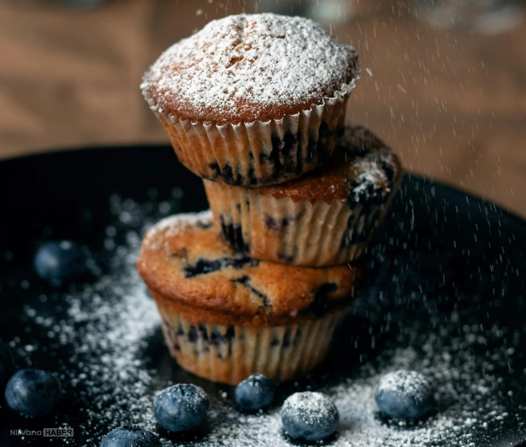 Evde kolay ve pratik çıtır kaplamalı yaban mersinli muffin tarifi